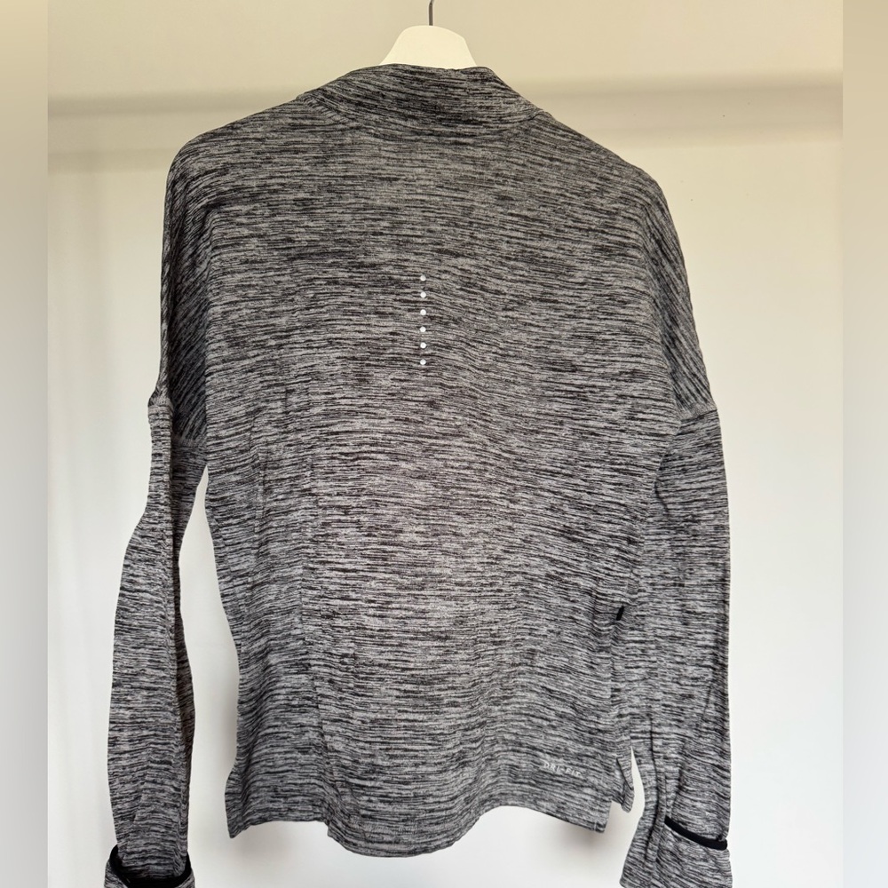 Heather Grey Nike Running dri-fit thermal outer layer - Picture 3 of 6